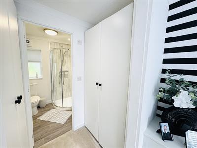 DRESSING AREA